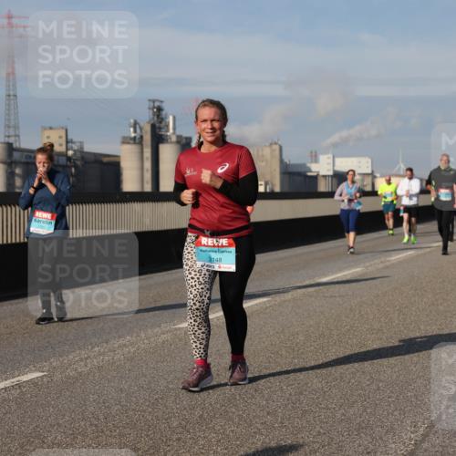 03.10.2025 - Köhlbrandbrückenlauf Lena Gebhardt http://msf.ph/oto/9101751 03.10.2025 10:11:41 Position 2 2148 meine-sportfotos.de
