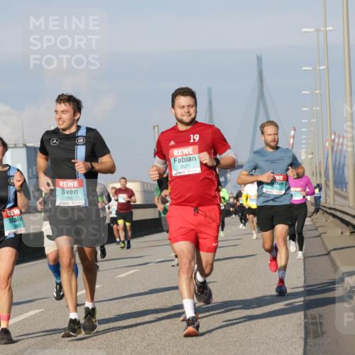 03.10.2025 - Köhlbrandbrückenlauf Jannik Wohlers http://msf.ph/oto/9101765 03.10.2025 09:49:12 Position 3 3465, 3462, 19, 3521, 710 meine-sportfotos.de