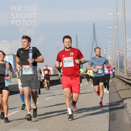 03.10.2025 - Köhlbrandbrückenlauf Jannik Wohlers http://msf.ph/oto/9101770 03.10.2025 09:49:12 Position 3 3462, 19, 3521, 710 meine-sportfotos.de