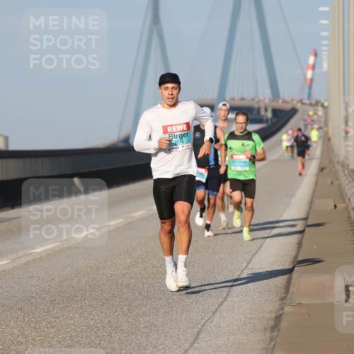 03.10.2025 - Köhlbrandbrückenlauf Lena Gebhardt http://msf.ph/oto/9101790 03.10.2025 09:37:02 Position 2 2176, 77 meine-sportfotos.de