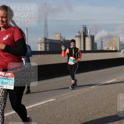 03.10.2025 - Köhlbrandbrückenlauf Lena Gebhardt http://msf.ph/oto/9101799 03.10.2025 10:11:43 Position 2 2148 meine-sportfotos.de