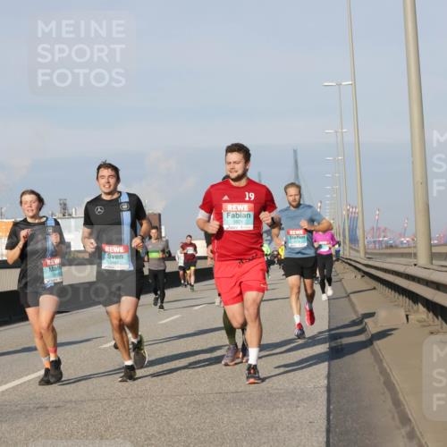 03.10.2025 - Köhlbrandbrückenlauf Jannik Wohlers http://msf.ph/oto/9101811 03.10.2025 09:49:13 Position 3 19, 3521 meine-sportfotos.de