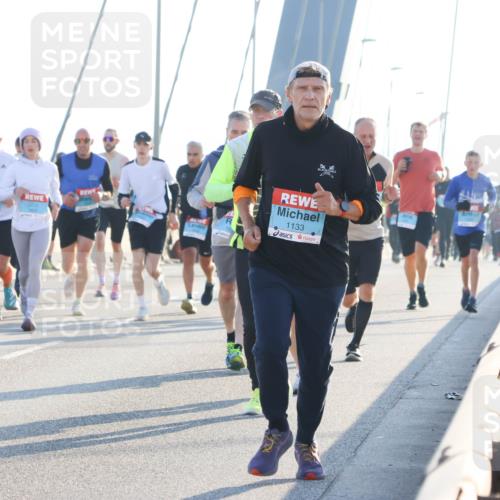 03.10.2025 - Köhlbrandbrückenlauf Strokosch-Dieckow http://msf.ph/oto/9101836 03.10.2025 09:22:15 Position 1 1133 meine-sportfotos.de