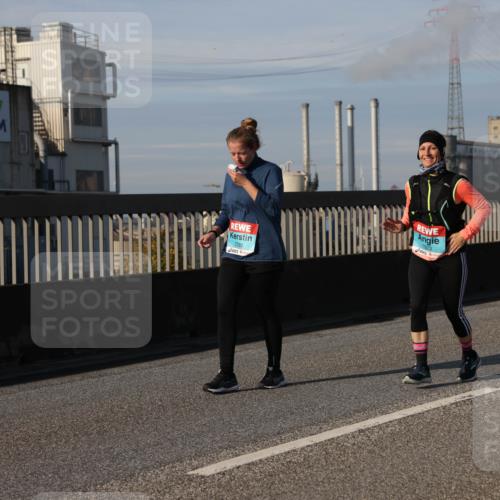 03.10.2025 - Köhlbrandbrückenlauf Lena Gebhardt http://msf.ph/oto/9101841 03.10.2025 10:11:44 Position 2 2780 meine-sportfotos.de