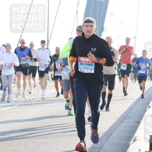 03.10.2025 - Köhlbrandbrückenlauf Strokosch-Dieckow http://msf.ph/oto/9101848 03.10.2025 09:22:16 Position 1 1133 meine-sportfotos.de