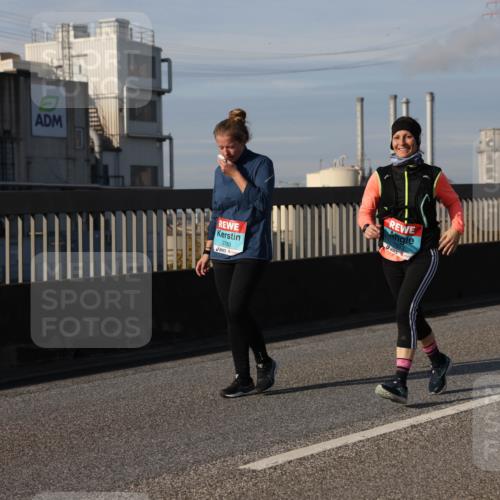 03.10.2025 - Köhlbrandbrückenlauf Lena Gebhardt http://msf.ph/oto/9101859 03.10.2025 10:11:44 Position 2 2780 meine-sportfotos.de