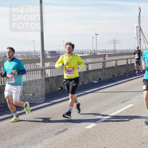 03.10.2025 - Köhlbrandbrückenlauf Michael Burmester http://msf.ph/oto/9101904 03.10.2025 12:47:08 Position 2 5902, 5903, 4197 meine-sportfotos.de