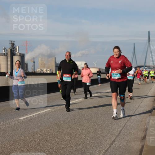 03.10.2025 - Köhlbrandbrückenlauf Lena Gebhardt http://msf.ph/oto/9101906 03.10.2025 10:11:46 Position 2 2667 meine-sportfotos.de
