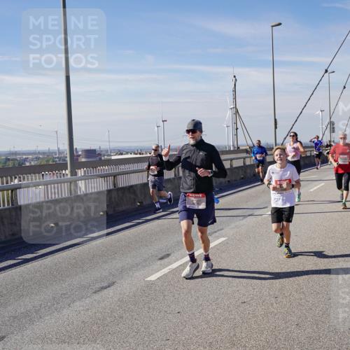 03.10.2025 - Köhlbrandbrückenlauf Michael Burmester http://msf.ph/oto/9101944 03.10.2025 12:47:10 Position 2  meine-sportfotos.de