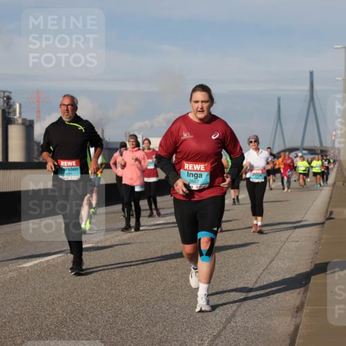 03.10.2025 - Köhlbrandbrückenlauf Lena Gebhardt http://msf.ph/oto/9101945 03.10.2025 10:11:47 Position 2 3673, 2667 meine-sportfotos.de