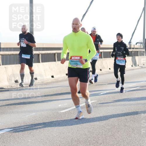 03.10.2025 - Köhlbrandbrückenlauf Strokosch-Dieckow http://msf.ph/oto/9101966 03.10.2025 09:22:31 Position 1 1168 meine-sportfotos.de