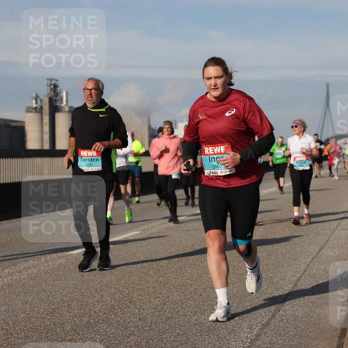 03.10.2025 - Köhlbrandbrückenlauf Lena Gebhardt http://msf.ph/oto/9101969 03.10.2025 10:11:48 Position 2 3673, 2667 meine-sportfotos.de