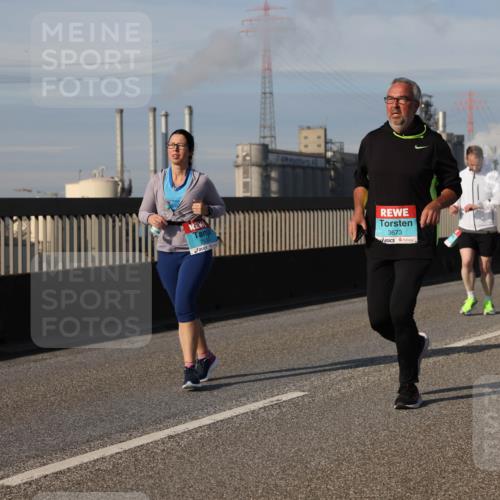 03.10.2025 - Köhlbrandbrückenlauf Lena Gebhardt http://msf.ph/oto/9102002 03.10.2025 10:11:48 Position 2 3673, 2667 meine-sportfotos.de