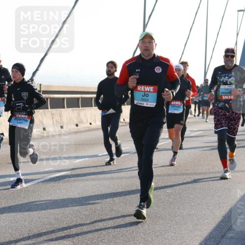 03.10.2025 - Köhlbrandbrückenlauf Strokosch-Dieckow http://msf.ph/oto/9102005 03.10.2025 09:22:33 Position 1 10000, 2760, 8901, 3403 meine-sportfotos.de