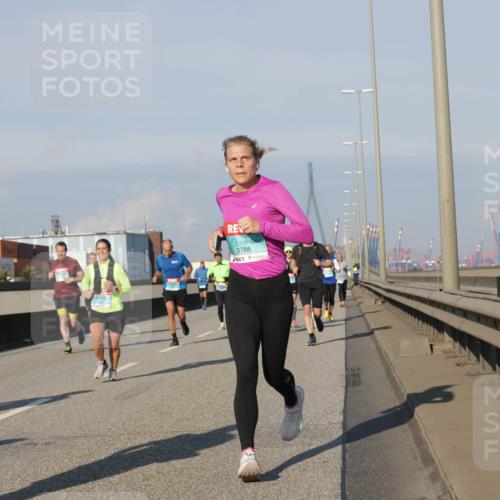 03.10.2025 - Köhlbrandbrückenlauf Jannik Wohlers http://msf.ph/oto/9102011 03.10.2025 09:49:20 Position 3 3766 meine-sportfotos.de