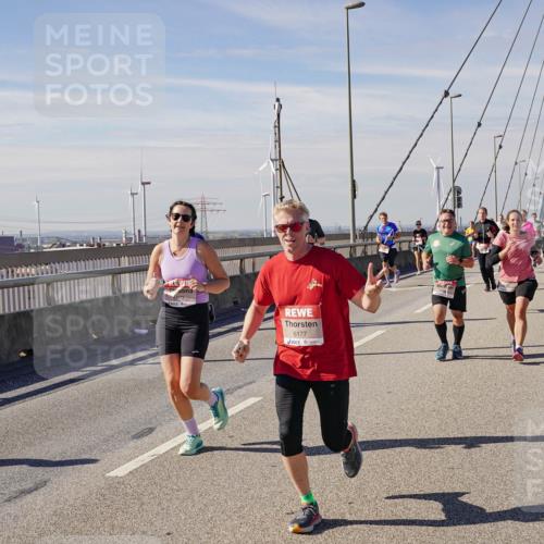03.10.2025 - Köhlbrandbrückenlauf Michael Burmester http://msf.ph/oto/9102012 03.10.2025 12:47:13 Position 2 6177 meine-sportfotos.de