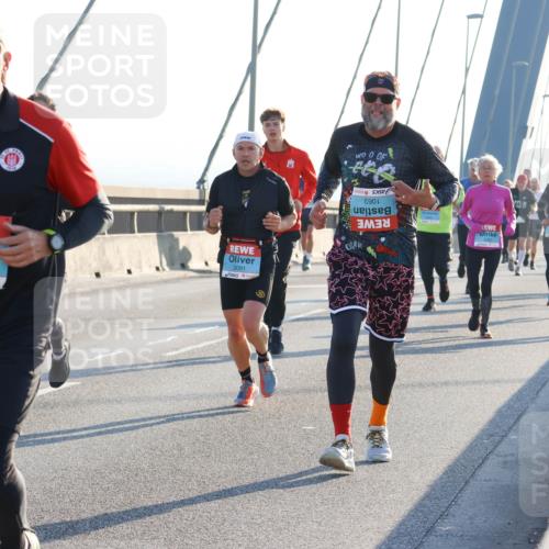 03.10.2025 - Köhlbrandbrückenlauf Strokosch-Dieckow http://msf.ph/oto/9102016 03.10.2025 09:22:34 Position 1 3403, 3091, 8901 meine-sportfotos.de