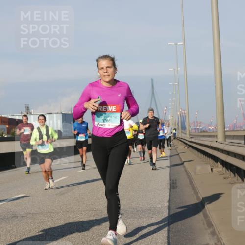 03.10.2025 - Köhlbrandbrückenlauf Jannik Wohlers http://msf.ph/oto/9102043 03.10.2025 09:49:20 Position 3 3766 meine-sportfotos.de