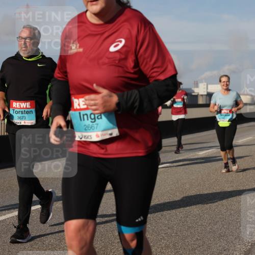 03.10.2025 - Köhlbrandbrückenlauf Lena Gebhardt http://msf.ph/oto/9102051 03.10.2025 10:11:49 Position 2 3673, 2667 meine-sportfotos.de