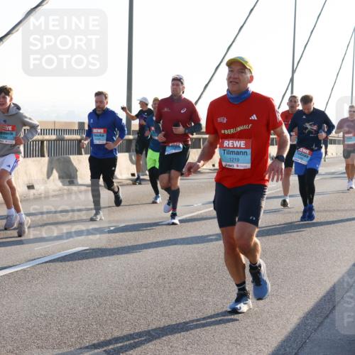 03.10.2025 - Köhlbrandbrückenlauf Strokosch-Dieckow http://msf.ph/oto/9102053 03.10.2025 09:22:48 Position 1 1396, 1219 meine-sportfotos.de