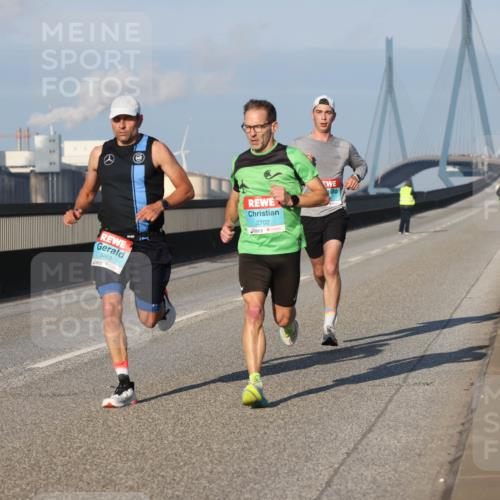 03.10.2025 - Köhlbrandbrückenlauf Lena Gebhardt http://msf.ph/oto/9102056 03.10.2025 09:37:08 Position 2 3463, 2702 meine-sportfotos.de