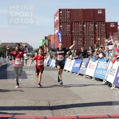 03.10.2025 - Köhlbrandbrückenlauf Jannik Wohlers http://msf.ph/oto/9102062 03.10.2025 12:57:20 Ziel 4150, 4186, 4251, 5699, 5926, 6015, 6629, 6819 meine-sportfotos.de