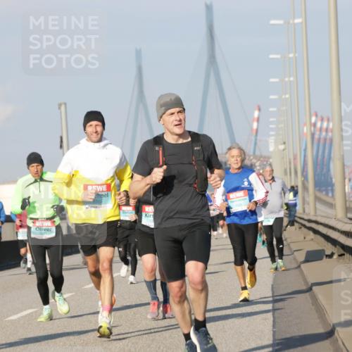 03.10.2025 - Köhlbrandbrückenlauf Jannik Wohlers http://msf.ph/oto/9102063 03.10.2025 09:49:21 Position 3 1091, 1702, 13, 1025 meine-sportfotos.de