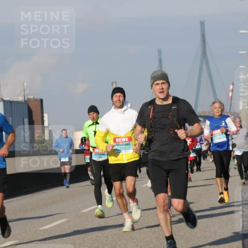 03.10.2025 - Köhlbrandbrückenlauf Jannik Wohlers http://msf.ph/oto/9102070 03.10.2025 09:49:22 Position 3 1543, 1091, 1702, 1025 meine-sportfotos.de