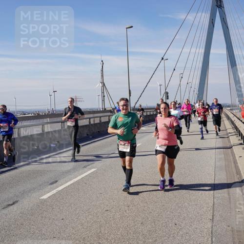 03.10.2025 - Köhlbrandbrückenlauf Michael Burmester http://msf.ph/oto/9102073 03.10.2025 12:47:14 Position 2  meine-sportfotos.de
