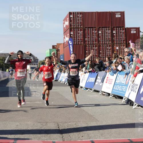 03.10.2025 - Köhlbrandbrückenlauf Jannik Wohlers http://msf.ph/oto/9102080 03.10.2025 12:57:20 Ziel 4150, 4186, 4251, 5699, 5926, 6015, 6629, 6819 meine-sportfotos.de