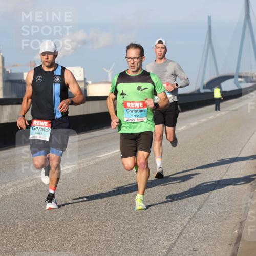 03.10.2025 - Köhlbrandbrückenlauf Lena Gebhardt http://msf.ph/oto/9102082 03.10.2025 09:37:08 Position 2 3463, 2702 meine-sportfotos.de