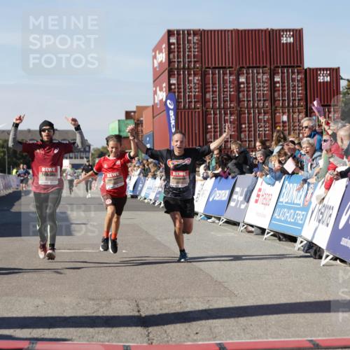 03.10.2025 - Köhlbrandbrückenlauf Jannik Wohlers http://msf.ph/oto/9102088 03.10.2025 12:57:20 Ziel 4150, 4186, 4251, 5699, 5926, 6015, 6629, 6819 meine-sportfotos.de