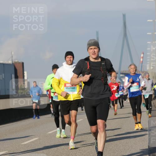 03.10.2025 - Köhlbrandbrückenlauf Jannik Wohlers http://msf.ph/oto/9102095 03.10.2025 09:49:22 Position 3 1543, 1702 meine-sportfotos.de