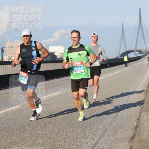 03.10.2025 - Köhlbrandbrückenlauf Lena Gebhardt http://msf.ph/oto/9102111 03.10.2025 09:37:09 Position 2 3463, 2702 meine-sportfotos.de