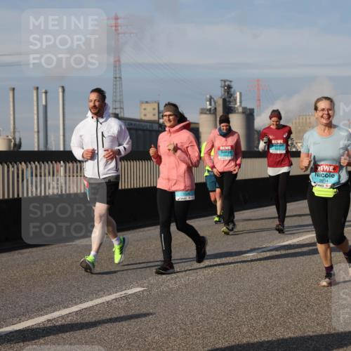 03.10.2025 - Köhlbrandbrückenlauf Lena Gebhardt http://msf.ph/oto/9102119 03.10.2025 10:11:50 Position 2 1546, 2894, 2895 meine-sportfotos.de