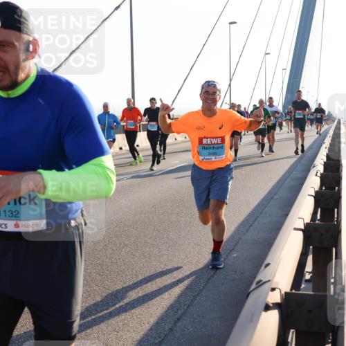 03.10.2025 - Köhlbrandbrückenlauf Strokosch-Dieckow http://msf.ph/oto/9102120 03.10.2025 09:23:06 Position 1 1132, 3495 meine-sportfotos.de