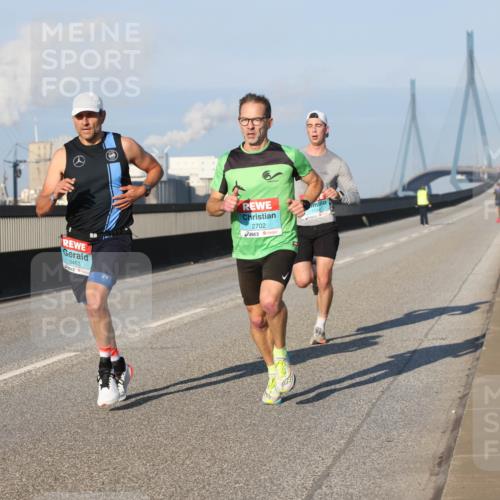 03.10.2025 - Köhlbrandbrückenlauf Lena Gebhardt http://msf.ph/oto/9102124 03.10.2025 09:37:09 Position 2 3463, 2702 meine-sportfotos.de