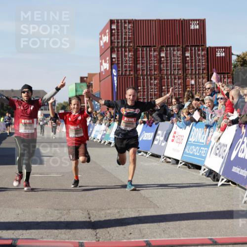 03.10.2025 - Köhlbrandbrückenlauf Jannik Wohlers http://msf.ph/oto/9102130 03.10.2025 12:57:20 Ziel 4150, 4186, 4251, 5699, 5926, 6015, 6629, 6819 meine-sportfotos.de