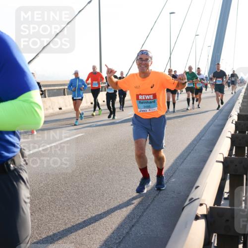 03.10.2025 - Köhlbrandbrückenlauf Strokosch-Dieckow http://msf.ph/oto/9102133 03.10.2025 09:23:06 Position 1 1132, 3495 meine-sportfotos.de