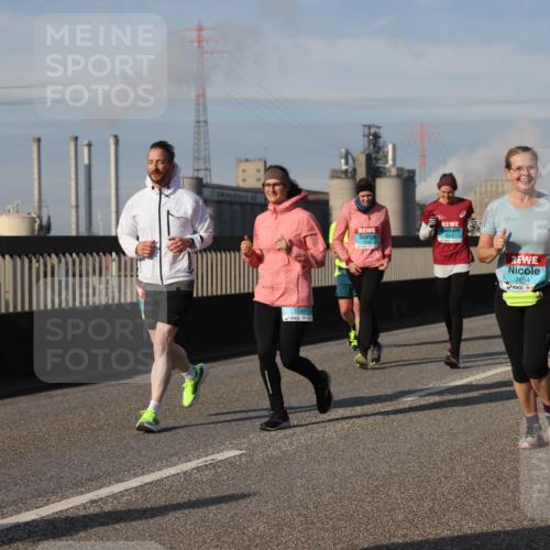 03.10.2025 - Köhlbrandbrückenlauf Lena Gebhardt http://msf.ph/oto/9102134 03.10.2025 10:11:50 Position 2 1546, 2894, 2895 meine-sportfotos.de