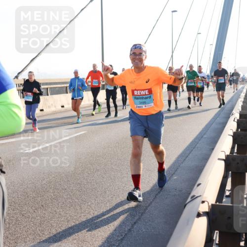 03.10.2025 - Köhlbrandbrückenlauf Strokosch-Dieckow http://msf.ph/oto/9102139 03.10.2025 09:23:06 Position 1 3495 meine-sportfotos.de