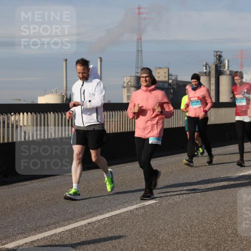 03.10.2025 - Köhlbrandbrückenlauf Lena Gebhardt http://msf.ph/oto/9102148 03.10.2025 10:11:51 Position 2 2894 meine-sportfotos.de