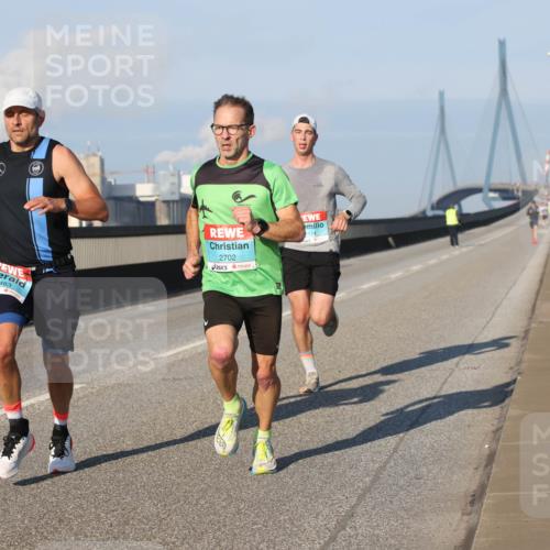 03.10.2025 - Köhlbrandbrückenlauf Lena Gebhardt http://msf.ph/oto/9102151 03.10.2025 09:37:09 Position 2 3463, 2702, 174 meine-sportfotos.de