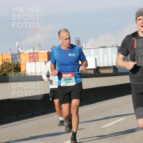 03.10.2025 - Köhlbrandbrückenlauf Jannik Wohlers http://msf.ph/oto/9102152 03.10.2025 09:49:24 Position 3 3802, 1543 meine-sportfotos.de