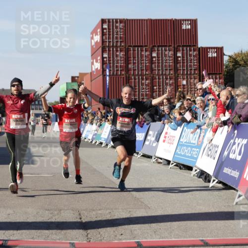 03.10.2025 - Köhlbrandbrückenlauf Jannik Wohlers http://msf.ph/oto/9102153 03.10.2025 12:57:20 Ziel 4150, 4186, 4251, 5699, 5926, 6015, 6629, 6819 meine-sportfotos.de