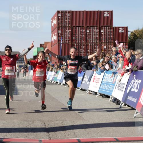 03.10.2025 - Köhlbrandbrückenlauf Jannik Wohlers http://msf.ph/oto/9102163 03.10.2025 12:57:20 Ziel 4150, 4186, 4251, 5699, 5926, 6015, 6629, 6819 meine-sportfotos.de