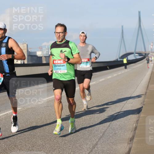 03.10.2025 - Köhlbrandbrückenlauf Lena Gebhardt http://msf.ph/oto/9102165 03.10.2025 09:37:09 Position 2 3463, 2702, 1174 meine-sportfotos.de