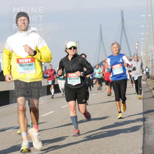 03.10.2025 - Köhlbrandbrückenlauf Jannik Wohlers http://msf.ph/oto/9102166 03.10.2025 09:49:25 Position 3 1702, 1353, 1025 meine-sportfotos.de