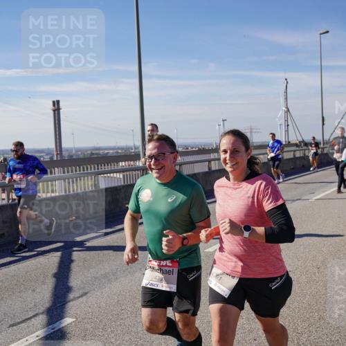 03.10.2025 - Köhlbrandbrückenlauf Michael Burmester http://msf.ph/oto/9102168 03.10.2025 12:47:16 Position 2 439, 4391 meine-sportfotos.de