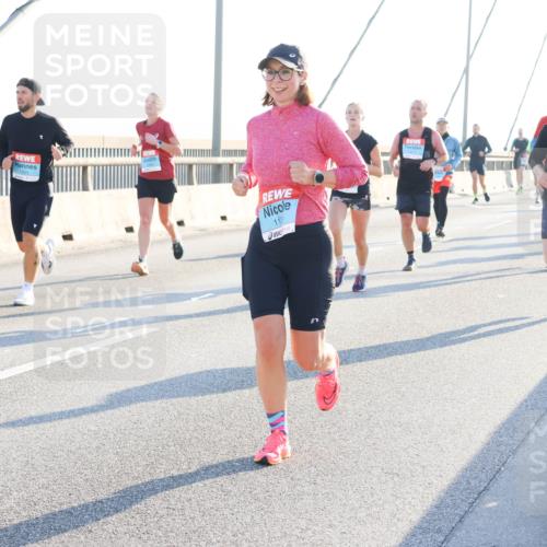 03.10.2025 - Köhlbrandbrückenlauf Strokosch-Dieckow http://msf.ph/oto/9102175 03.10.2025 09:23:14 Position 1 11, 1504 meine-sportfotos.de